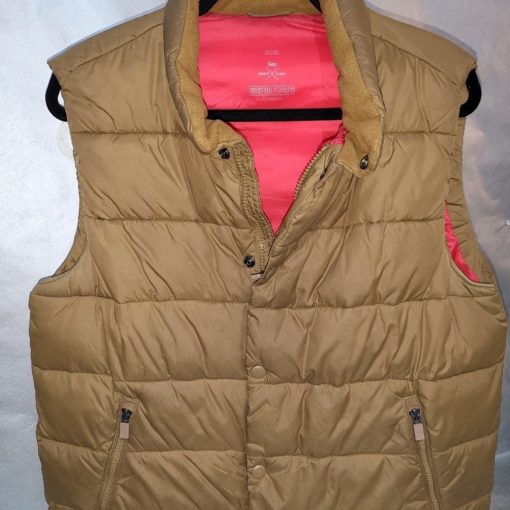 MEDIUM GAP TAN PUFFER VEST